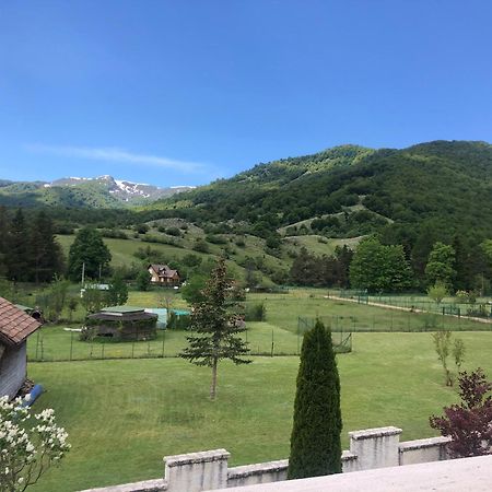 Hotel Bucaneve Pescasseroli Kültér fotó