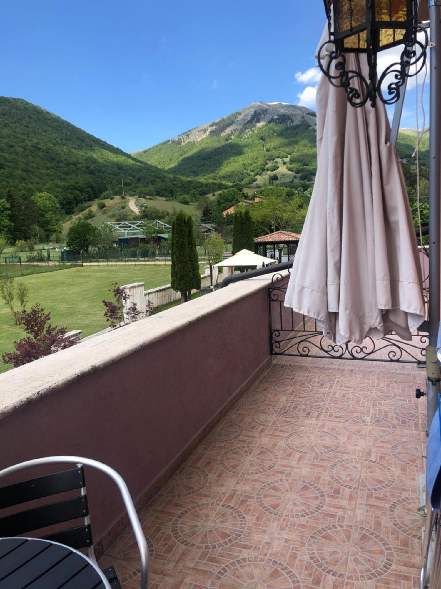 Hotel Bucaneve Pescasseroli Kültér fotó