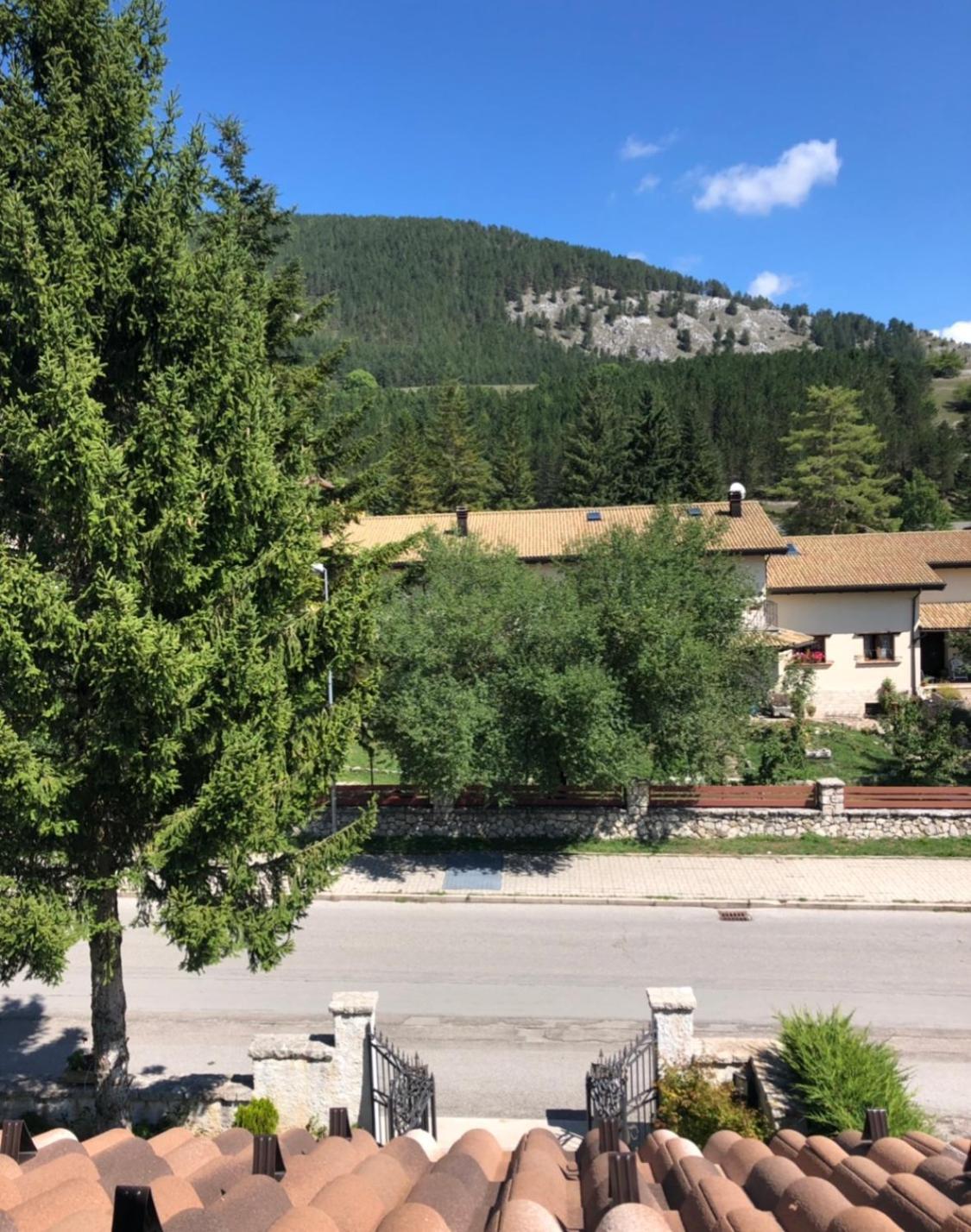 Hotel Bucaneve Pescasseroli Kültér fotó