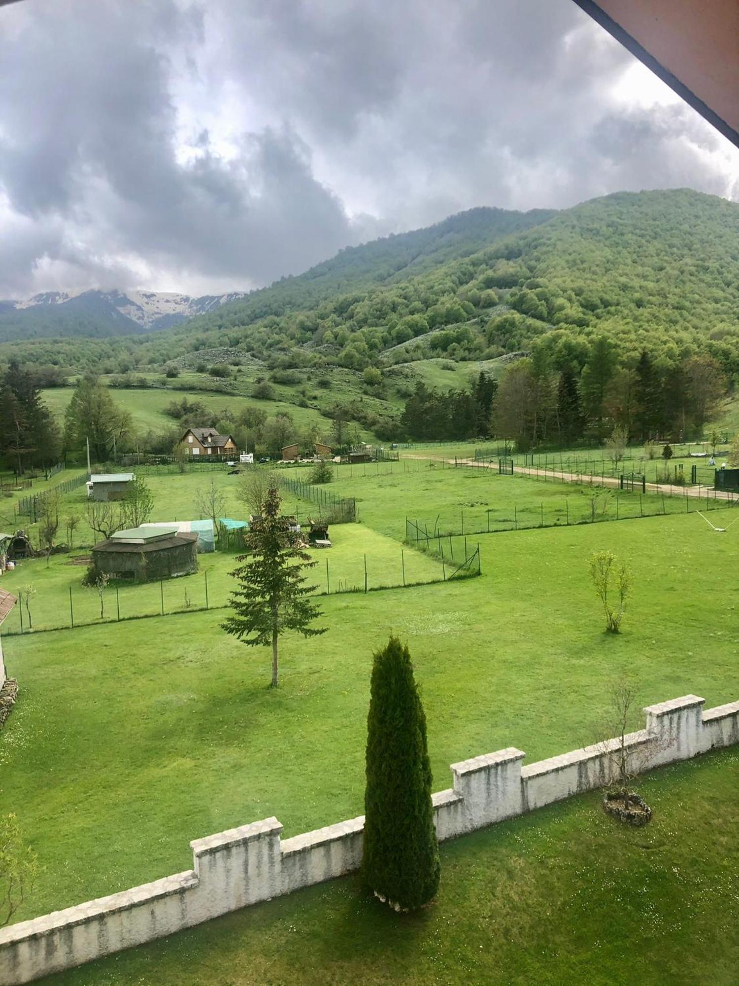 Hotel Bucaneve Pescasseroli Kültér fotó